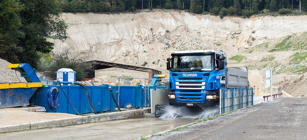 Eine LKW Reifenwaschanlage sorgt für saubere und sichere Strassen